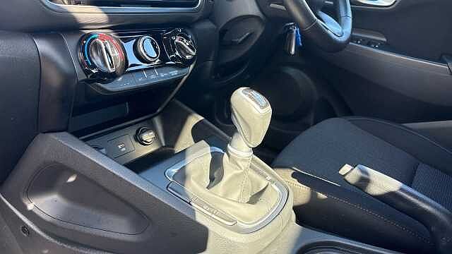 Hyundai KONA 1.0 TGDi 48V MHEV SE Connect 5dr Petrol Hatchback Red