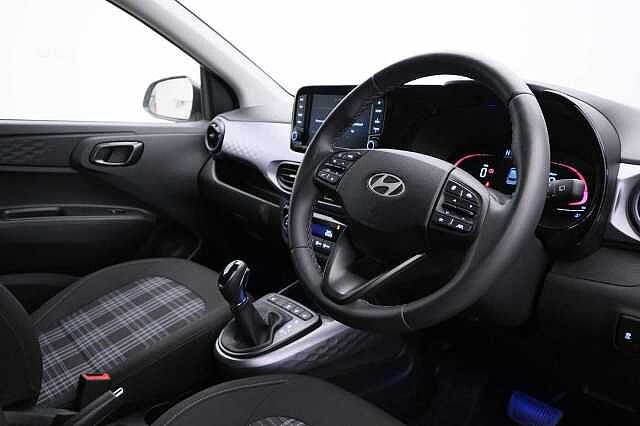 Hyundai TUCSON 1.6T 48V MHD Ultimate 5dr DCT Petrol Estate Silver