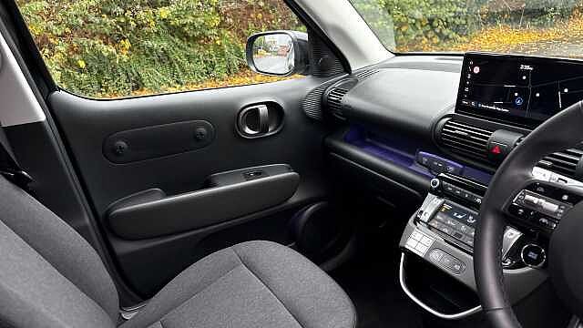 Hyundai INSTER 85kW 02 49kWh 5dr Auto Electric Hatchback