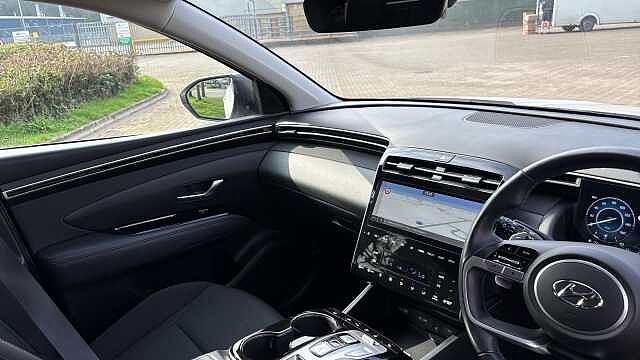 Hyundai TUCSON 1.6 TGDi Plug-in Hybrid Premium 5dr 4WD Auto Estate White