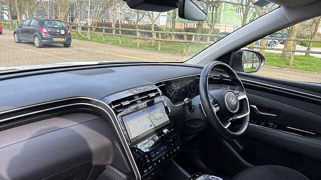 Hyundai TUCSON 1.6 TGDi Plug-in Hybrid Premium 5dr 4WD Auto Estate White