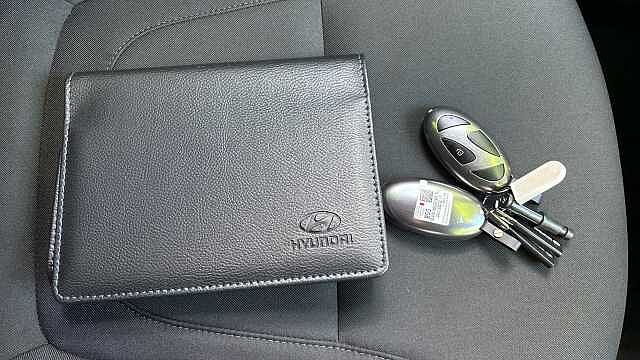 Hyundai TUCSON 1.6T Hybrid Advance 5dr Auto Hybrid Estate Black