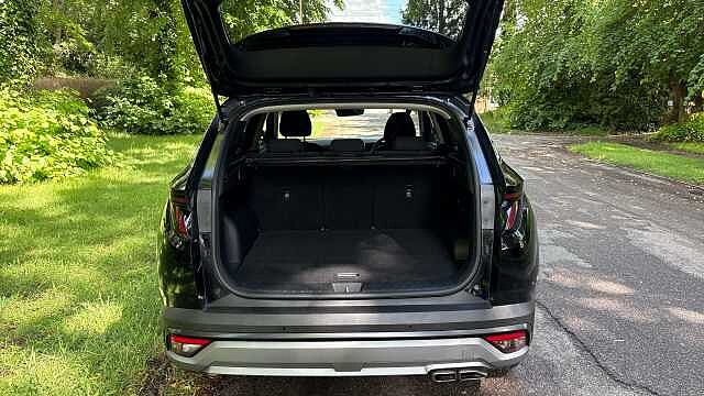 Hyundai TUCSON 1.6T Hybrid Advance 5dr Auto Hybrid Estate Black