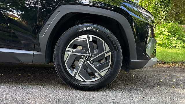 Hyundai TUCSON 1.6T Hybrid Advance 5dr Auto Hybrid Estate Black