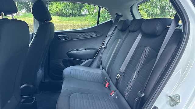 Hyundai i10 1.0 Advance 5dr Petrol Hatchback