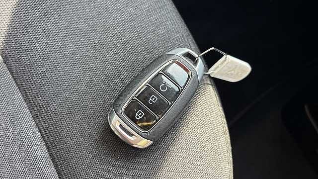 Hyundai INSTER 85kW 02 49kWh 5dr Auto Electric Hatchback