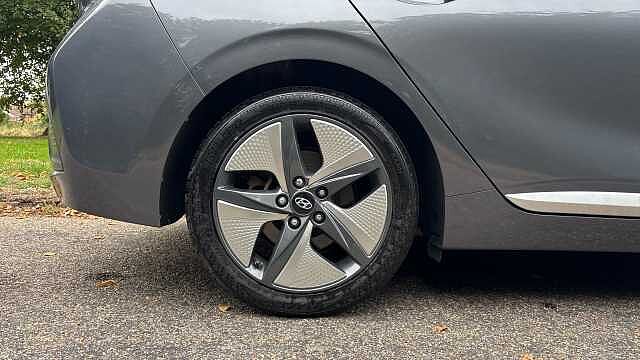 Hyundai IONIQ 1.6 GDi Hybrid 1st Edition 5dr DCT Hybrid Hatchback