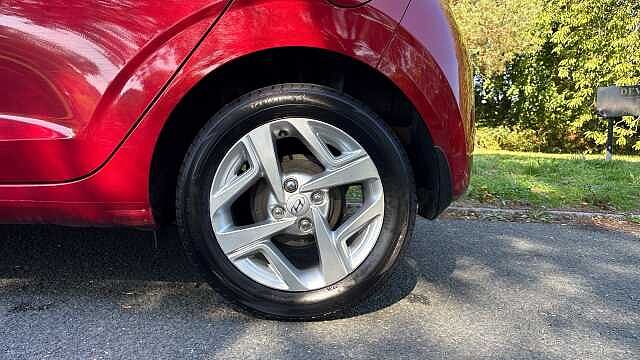 Hyundai i10 1.2 MPi SE Connect 5dr Petrol Hatchback